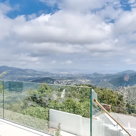 Magnificent Contemporary Esterel Massif Вилла Фрежюс
